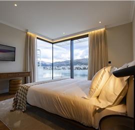 Selection of 5 bedroom seafront villas with pool on Ciovo near Trogir, sleeps 10